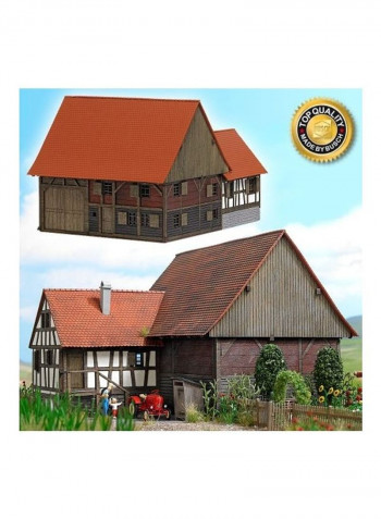 Small Historic Farmhouse HO Scale Scenery Model