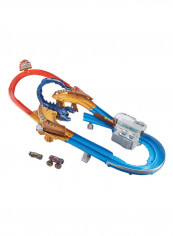 Monster Trucks Scorpion Sting Raceway Playset