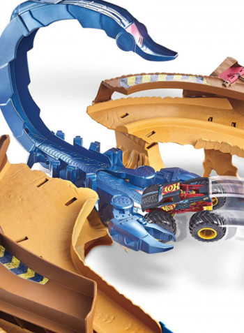 Monster Trucks Scorpion Sting Raceway Playset
