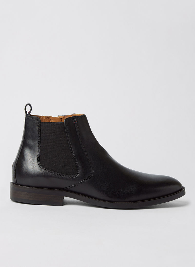 Essential Leather Chelsea Boots Black