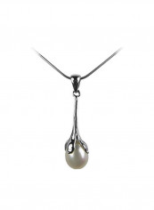 14 Karat White Gold Plated Pearl Studded Pendant Necklace