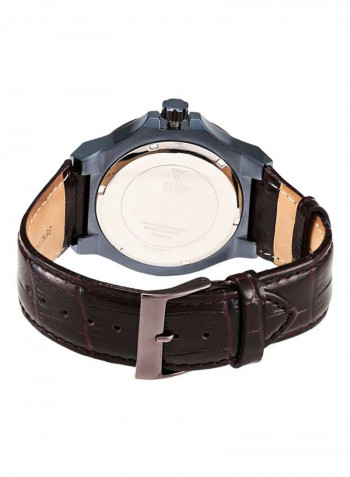 Men's Water Resistant Leather Analog Watch W0674G5