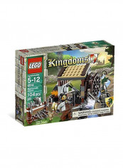 104-Piece Kingdoms Blacksmith Attack Building Set 6918