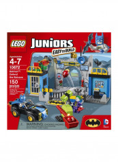 Juniors 10672 Batman: Defend the Bat Cave