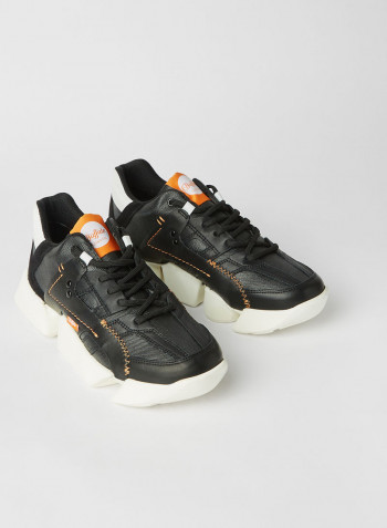Garvey Leather Sneakers Black