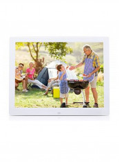 LCD Digital Photo Frame With Remote - EU Plug White