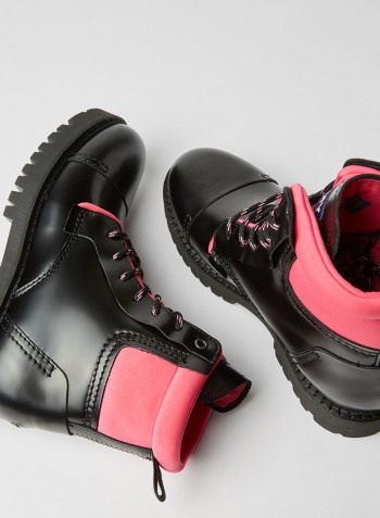 Lace Up Boots Black/Glamour Pink