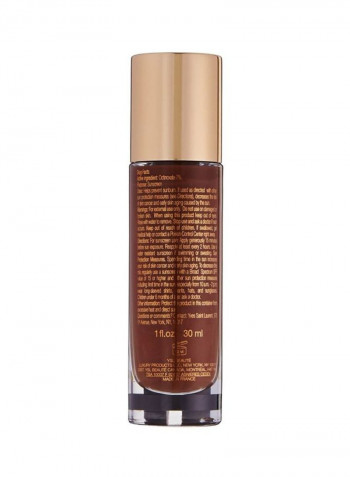 Illuminating Weightless Foundation Brown