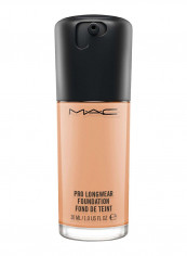 Pro Longwear Foundation NW25 reviews Pro Longwear Foundation NW25
