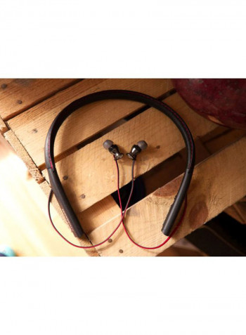 Momentum In-Ear Wireless Bluetooth Headset Black/Red