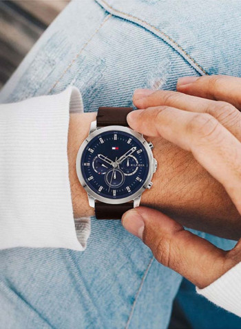 Men's Leather Analog Wrist Watch 1791797