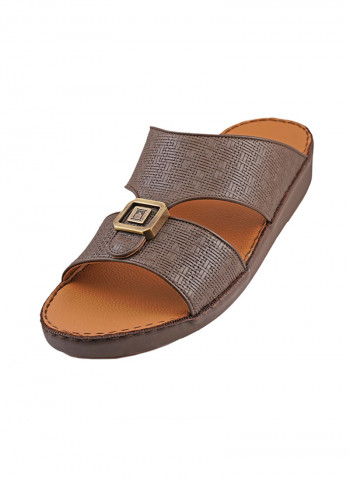 Textured Metal Detail Arabic Sandals Date