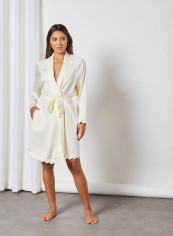 Jane Scalloped Trim Robe Creme reviews Jane Scalloped Trim Robe Creme