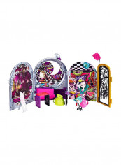 Way Too Wonderland High And Raven Queen Playset CJC40 تقييمات Way Too Wonderland High And Raven Queen Playset CJC40