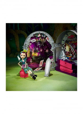 Way Too Wonderland High And Raven Queen Playset CJC40