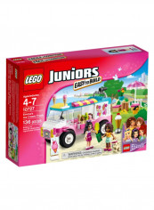 136-Piece Juniors Emma's Ice Cream Truck Building Set 10727