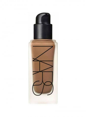 All Day Luminous Weightless Liquid Foundation New Guinea