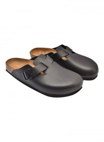Buckle Detail Clogs أسود