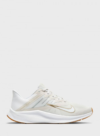 Lightweight and Breathable Quest 3 Shoes أبيض