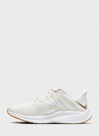 Lightweight and Breathable Quest 3 Shoes أبيض