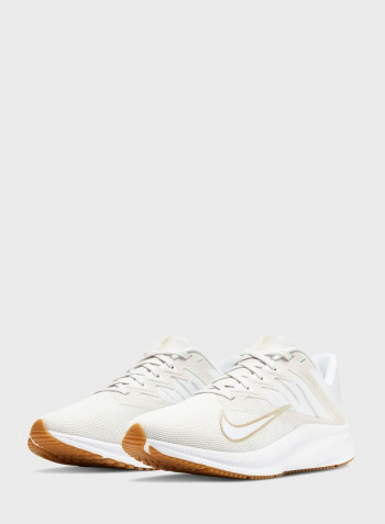 Lightweight and Breathable Quest 3 Shoes أبيض