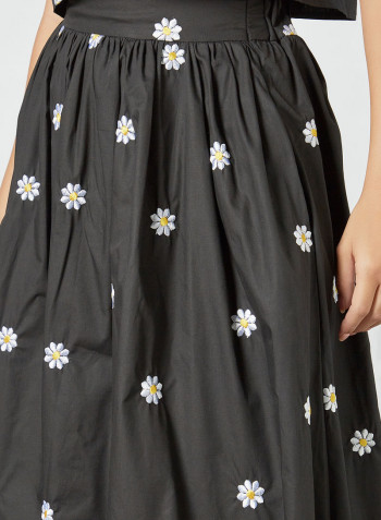 Daisy Embroidered Skirt Black