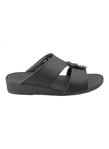 Textured Buckle Detail Arabic Sandals Black