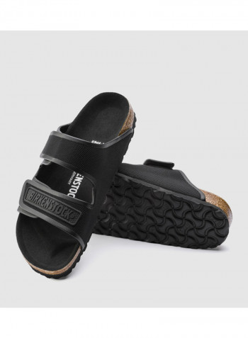 Comfortable Hook-And-Loop Flat Sandal Black