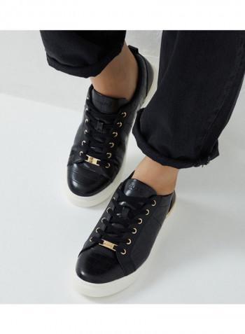 Dilathiel Stitching Pattern Sneakers Black