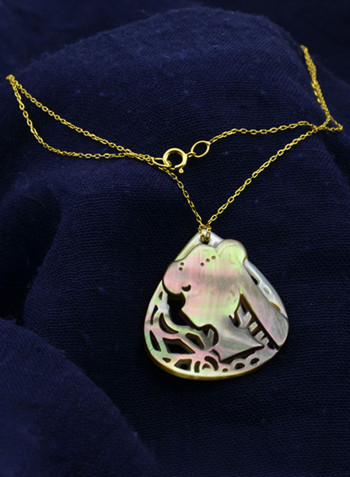 18 Karat Gold Lady Face Drop Shape Mother Of Pearl Pendant Necklace