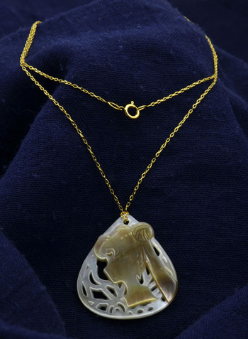 18 Karat Gold Lady Face Drop Shape Mother Of Pearl Pendant Necklace