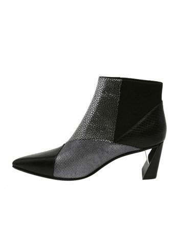 Zink Patch Booties Black