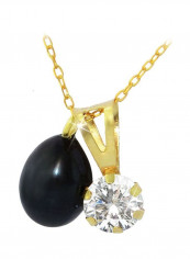 18 Karat Gold Pearl And Cubic Zirconia Studded Pendant Necklace