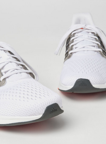 EQ21 Running Shoes أبيض