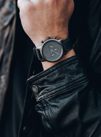 Men's Chrono Leather Strap Watch
