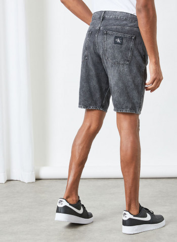 Regular Fit Denim Shorts أسود