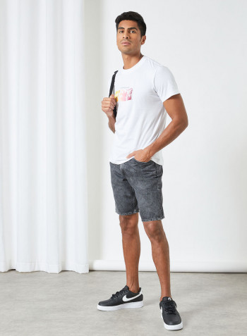 Regular Fit Denim Shorts أسود