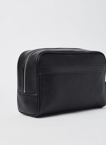 Downtown Metal Logo Washbag Black