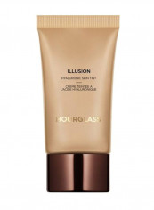 Illusion Hyaluronic Skin Tint Light Beige Medium reviews Illusion Hyaluronic Skin Tint Light Beige Medium