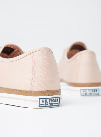 Iconic Sneakers Pink