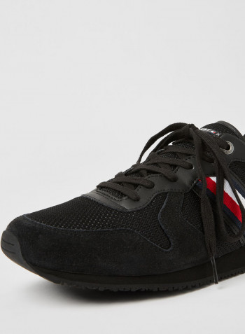 Iconic Sneakers Black