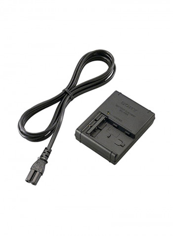 Travel Charger For M Series Batteries 7x2.5x9.5cm Black