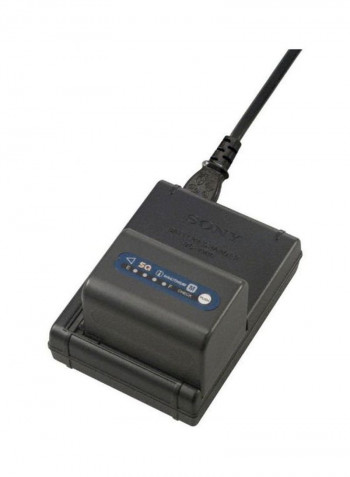 Travel Charger For M Series Batteries 7x2.5x9.5cm Black
