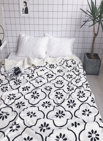 Modern Style Flower Printed Comfy Plush Throw Blanket Cotton Multicolour 150x200centimeter