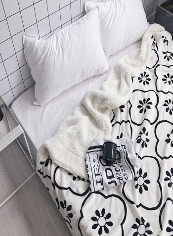 Modern Style Flower Printed Comfy Plush Throw Blanket Cotton Multicolour 150x200centimeter