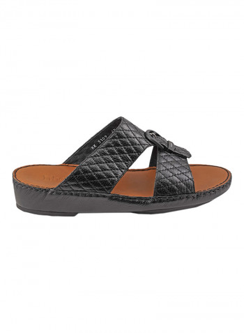 Textured Buckle Detail Arabic Sandals Black