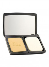 Forever Extreme Control Powder Foundation With SPF20 030 Medium Beige