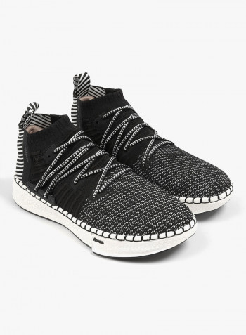 Delta Sneakers Black