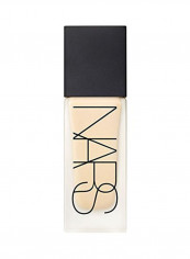 All Day Luminous Weightless Foundation 01 Punjab Medium