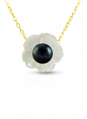 18 Karat Solid Yellow Gold Mother Of Pearl Shell With 4 mm Pearl Pendant Necklace